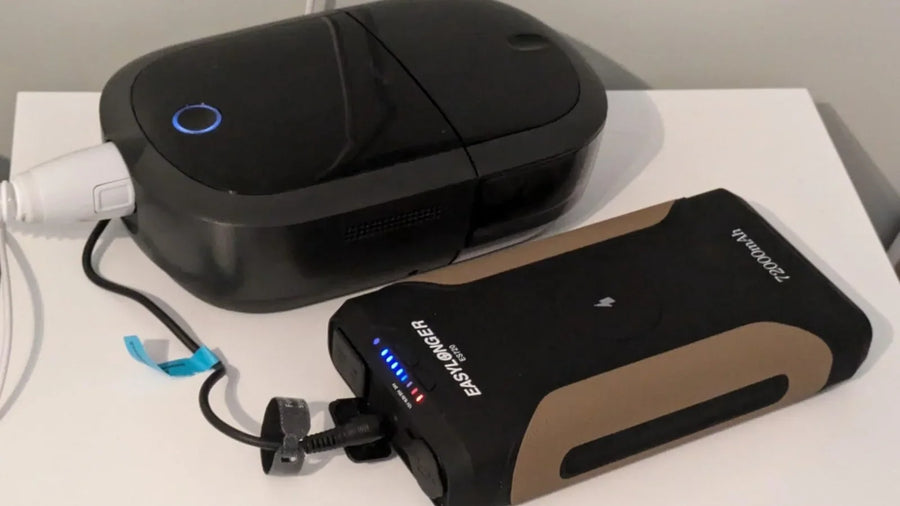 Philips DreamStation 2 beside an EASYLONGER ES720 battery