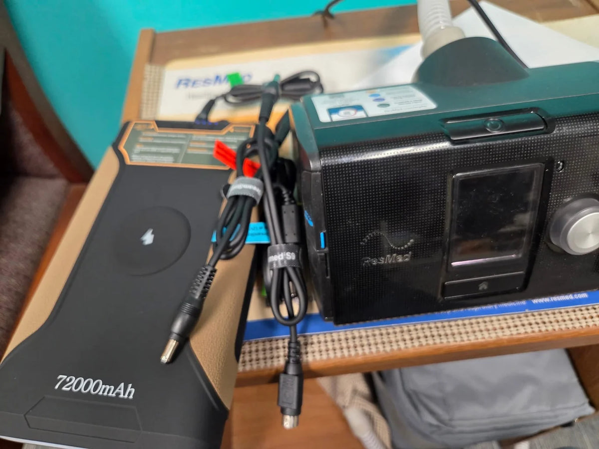 EASYLONGER ES720, ResMed CPAP machine and color-tagged cables arranged on a table